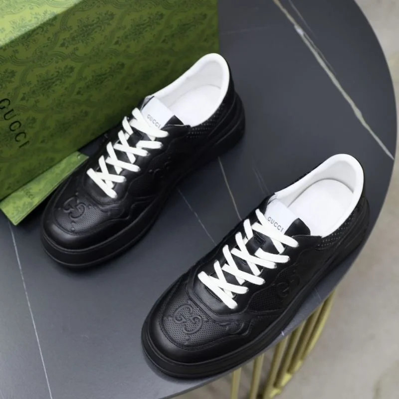 Gucci Low Shoes RelaxedFit 25543