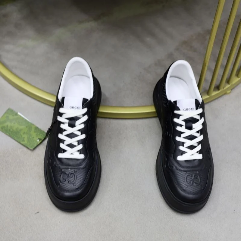 Gucci Low Shoes RelaxedFit 25543
