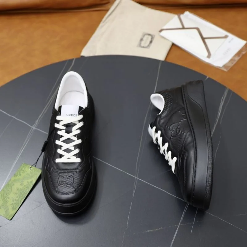 Gucci Low Shoes RelaxedFit 25543
