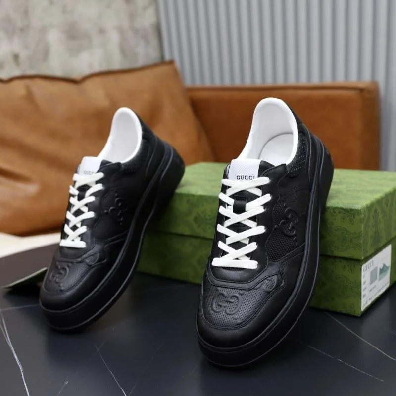 Gucci Low Shoes RelaxedFit 25543