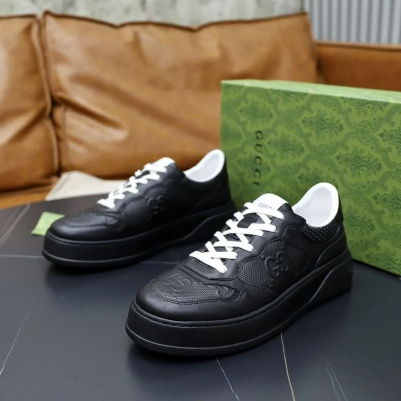 Gucci Low Shoes RelaxedFit 25543