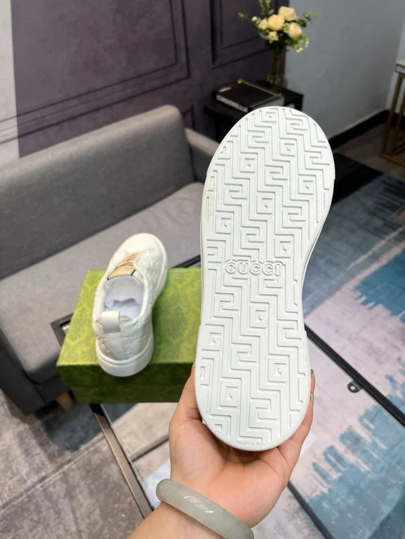 Gucci Low Shoes SoftTouch 25528