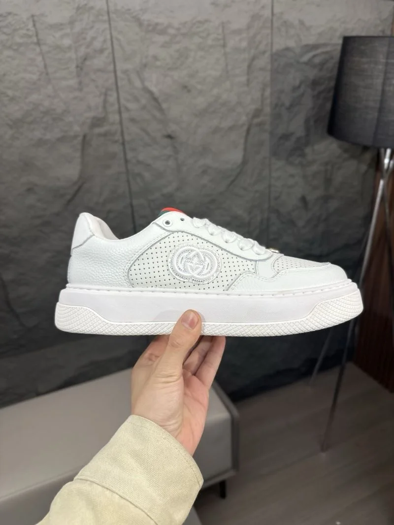 Gucci Low Shoes Breathable 25517