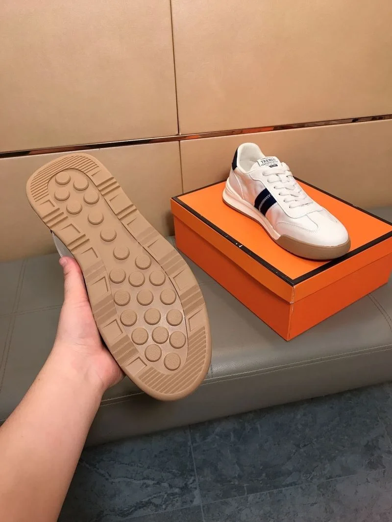 Vibrant Gucci Low Shoes 25492
