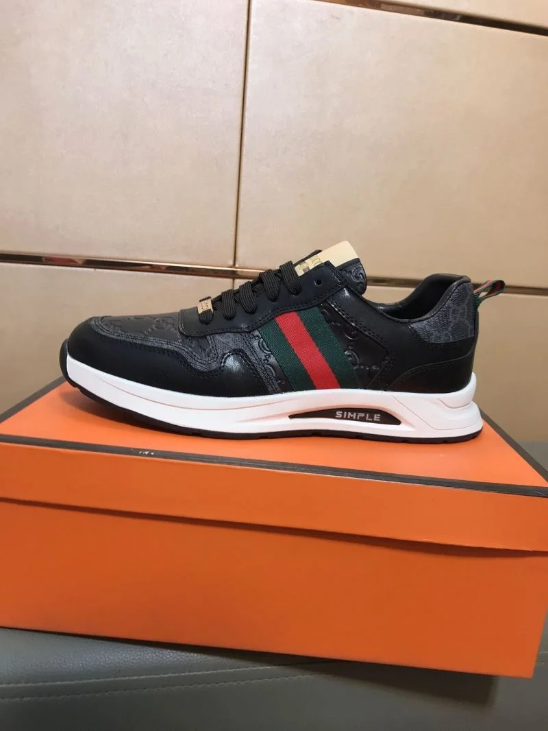 Resilient Gucci Low Shoes 25579