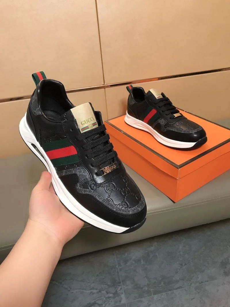 Resilient Gucci Low Shoes 25579