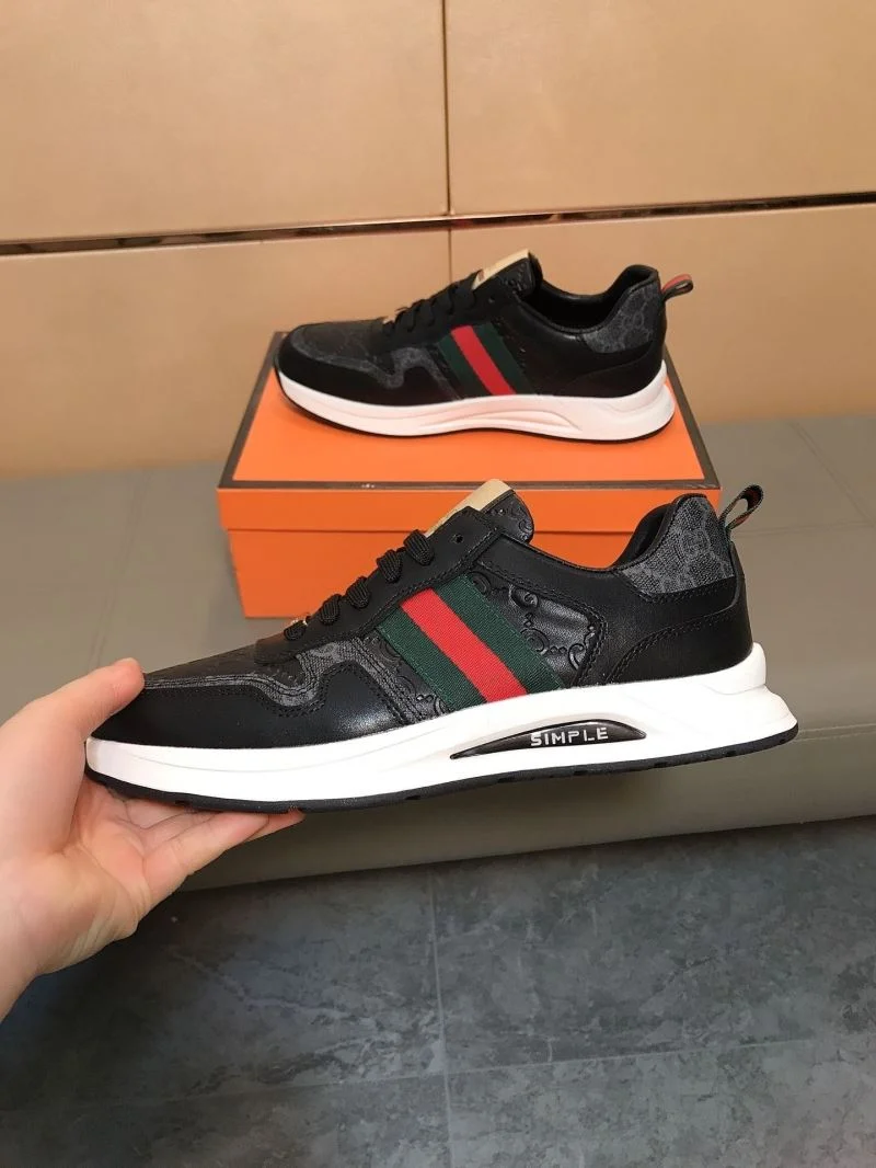 Resilient Gucci Low Shoes 25579