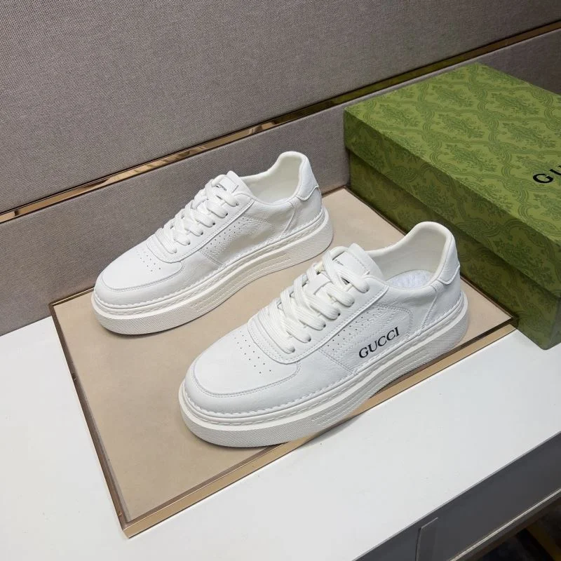 Effortless Gucci Low Shoes 25481