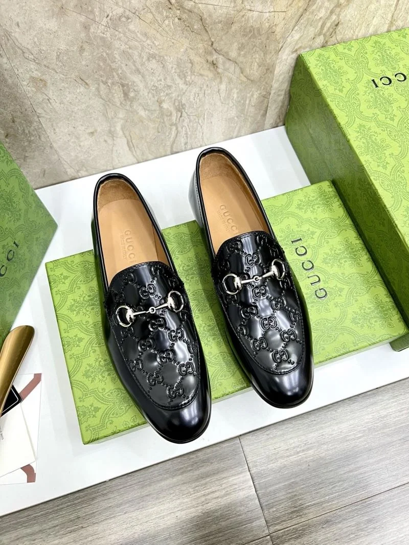 WellDesigned Gucci Low Shoes 25505