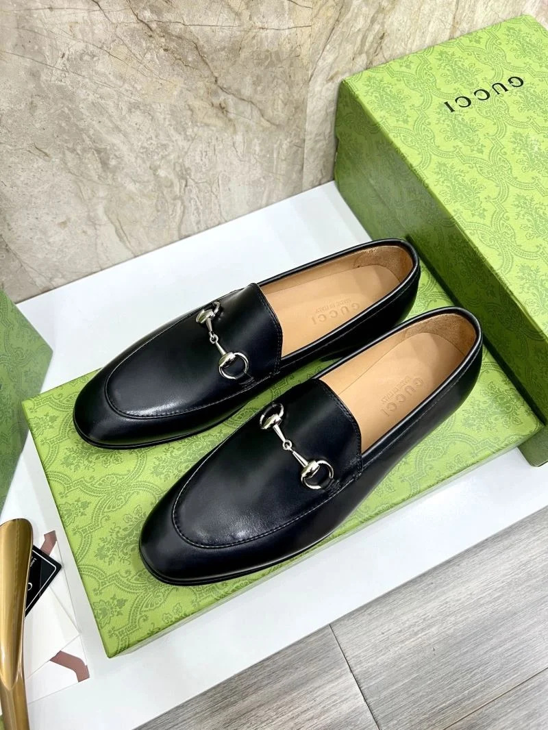 Gucci Low Shoes Elegant 25480