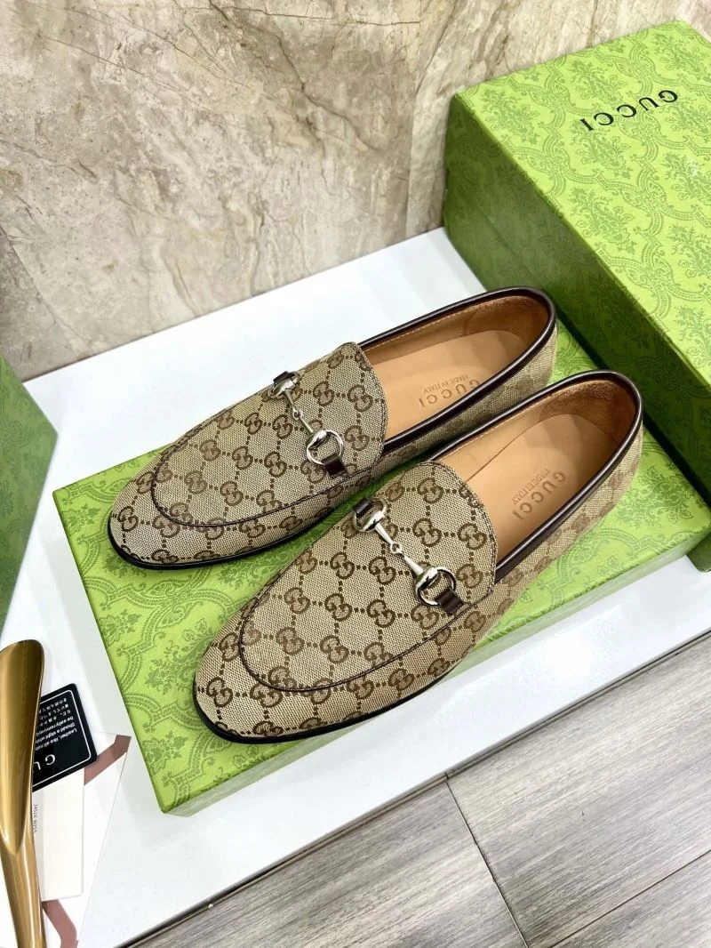 Gucci Low Shoes MoistureWicking 25475