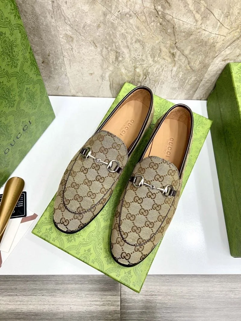Gucci Low Shoes MoistureWicking 25475