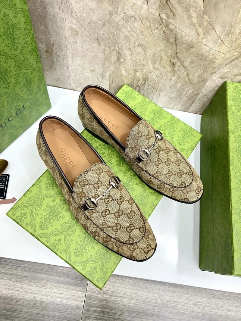 Gucci Low Shoes MoistureWicking 25475