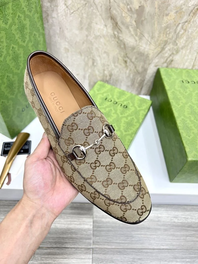 Gucci Low Shoes MoistureWicking 25475