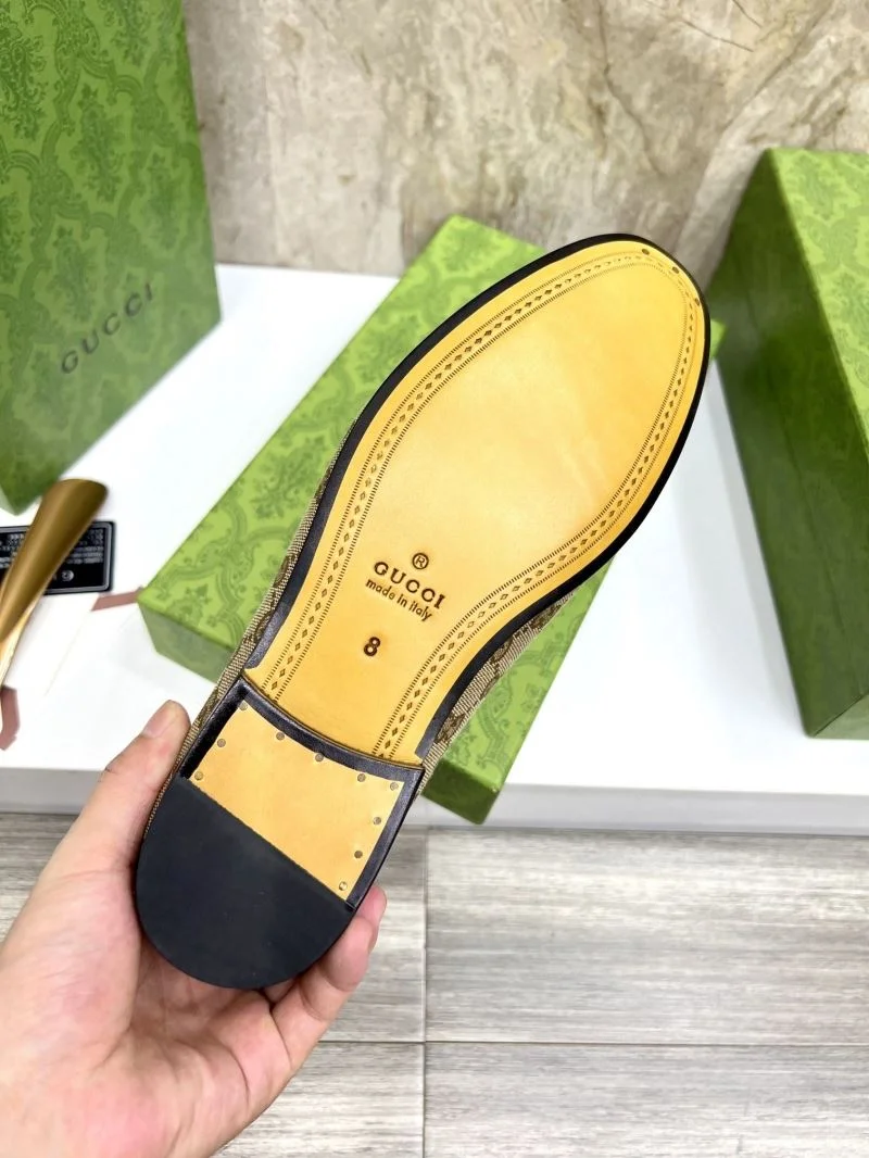 Gucci Low Shoes MoistureWicking 25475
