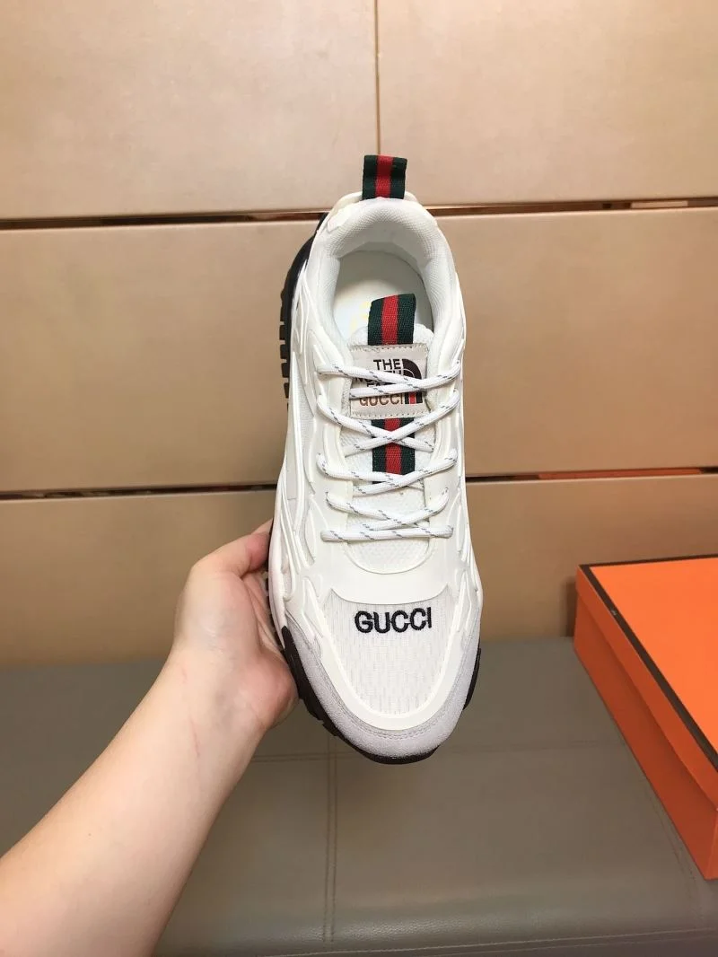 Gucci Low Shoes Flexible 25457