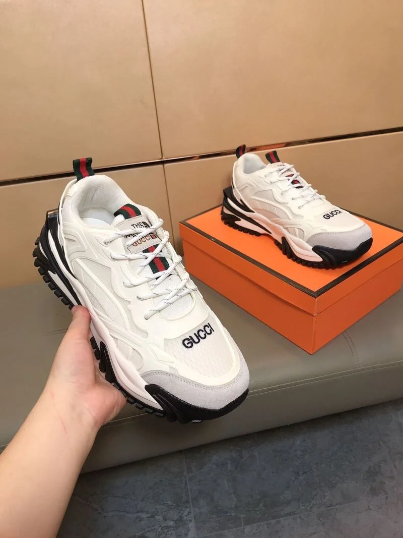 Gucci Low Shoes Flexible 25457