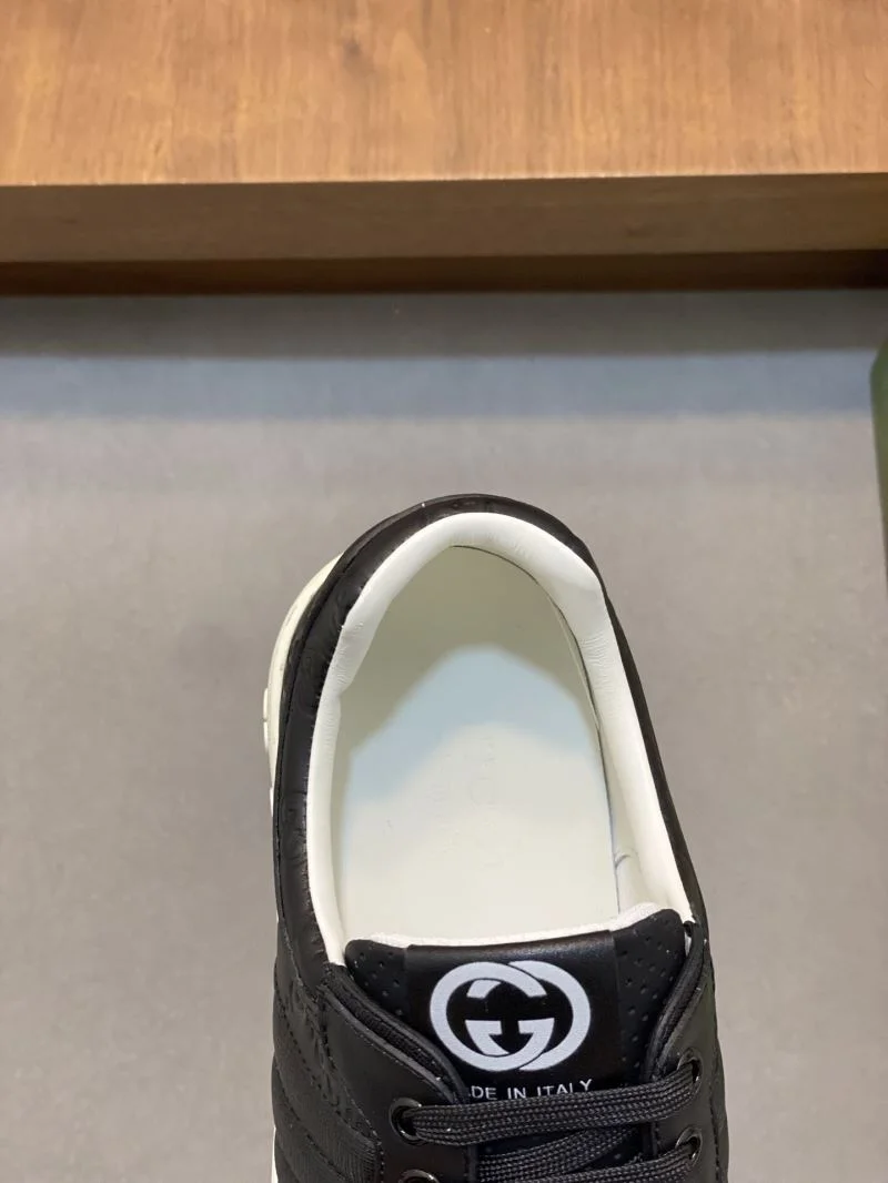 SmoothTexture Gucci Low Shoes 25452