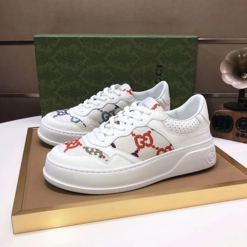 Gucci Low Shoes Sleek 25456
