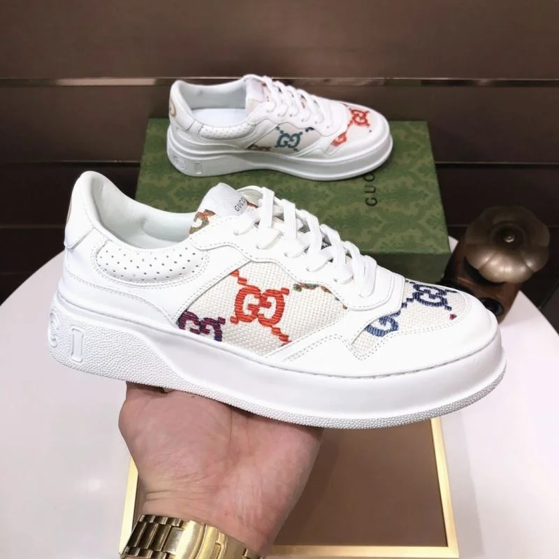Gucci Low Shoes Sleek 25456