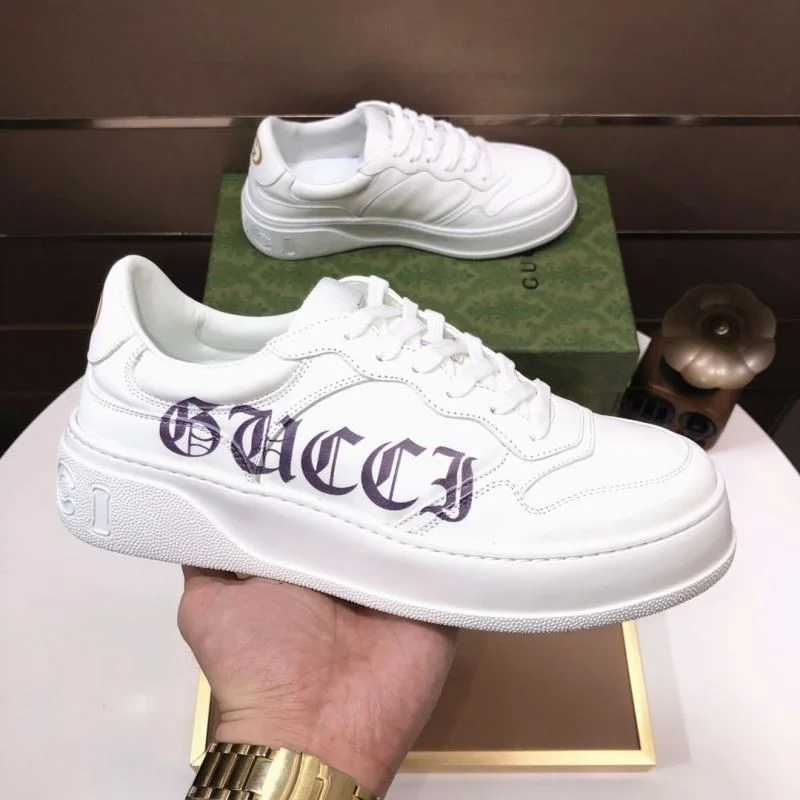 Gucci Low Shoes Practical 25441