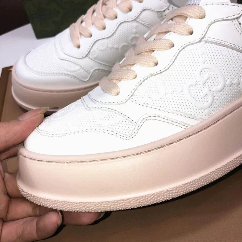 Gucci Low Shoes WeatherProof 25464