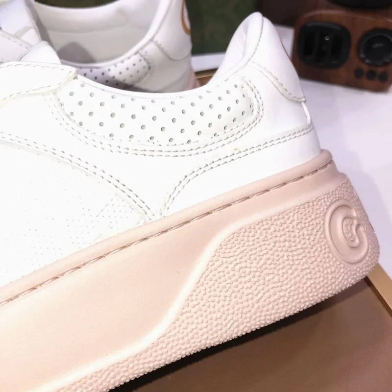 Gucci Low Shoes WeatherProof 25464