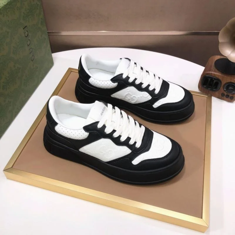 Gucci Low Shoes Sleek 25442