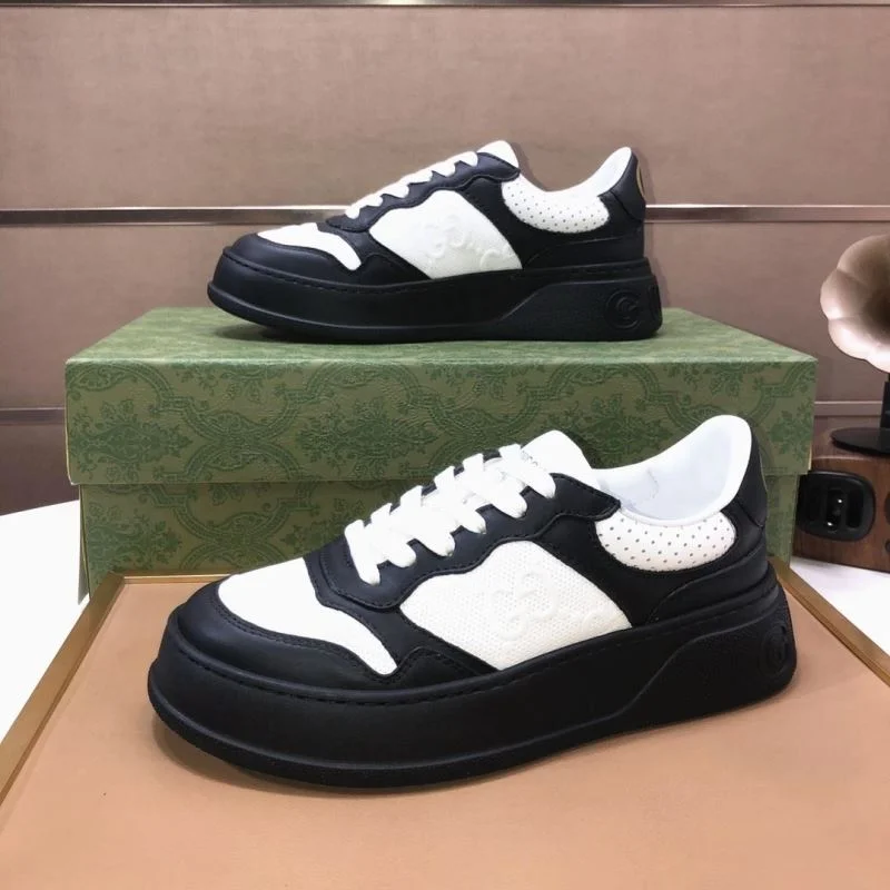 Gucci Low Shoes Sleek 25442