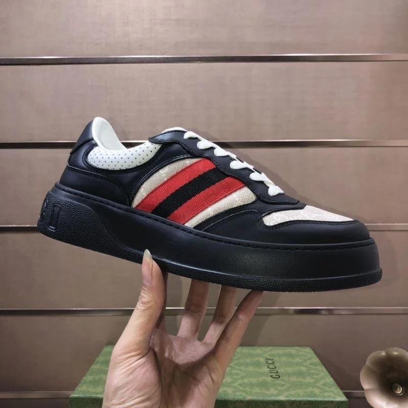 Vibrant Gucci Low Shoes 25440