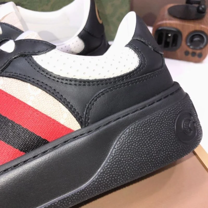 Vibrant Gucci Low Shoes 25440