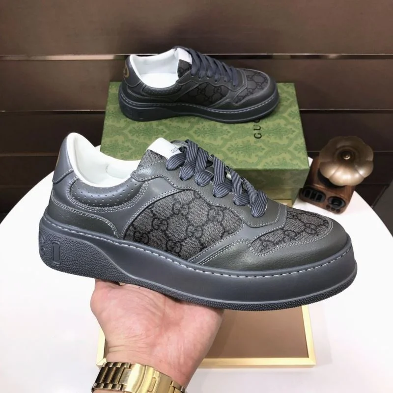 Gucci Low Shoes Versatile 25426