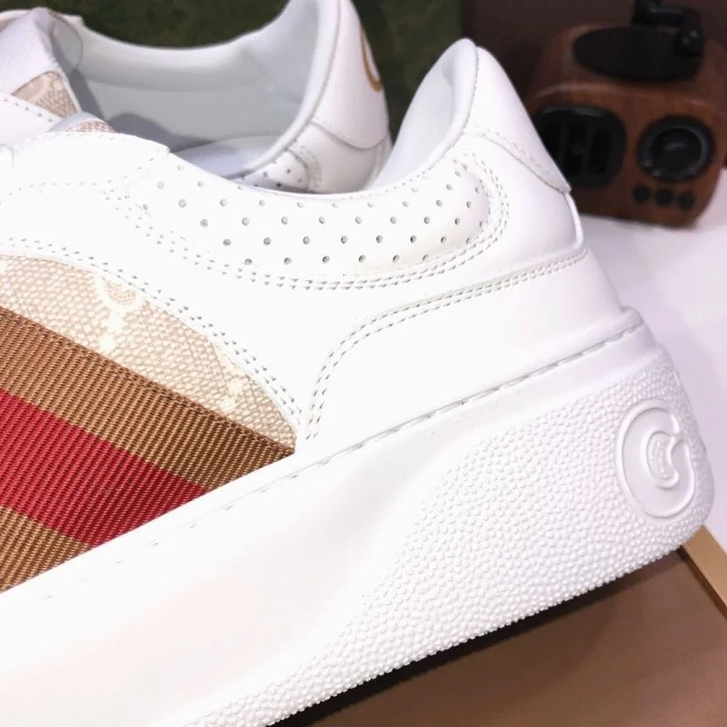 Gucci Low Shoes Durable 25433