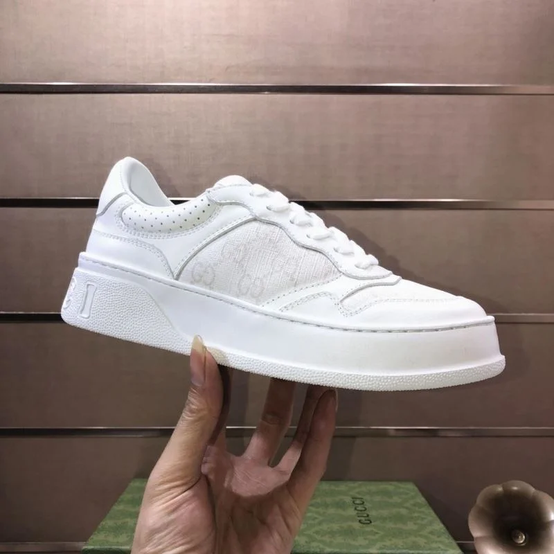 Cozy Gucci Low Shoes 25427
