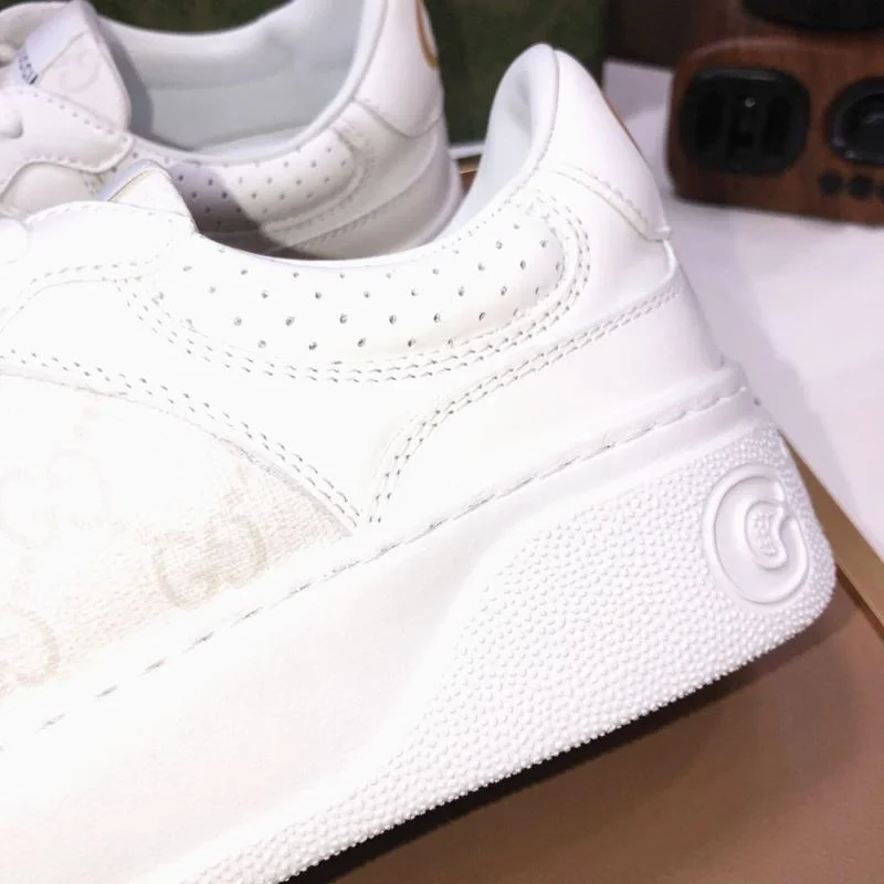 Cozy Gucci Low Shoes 25427