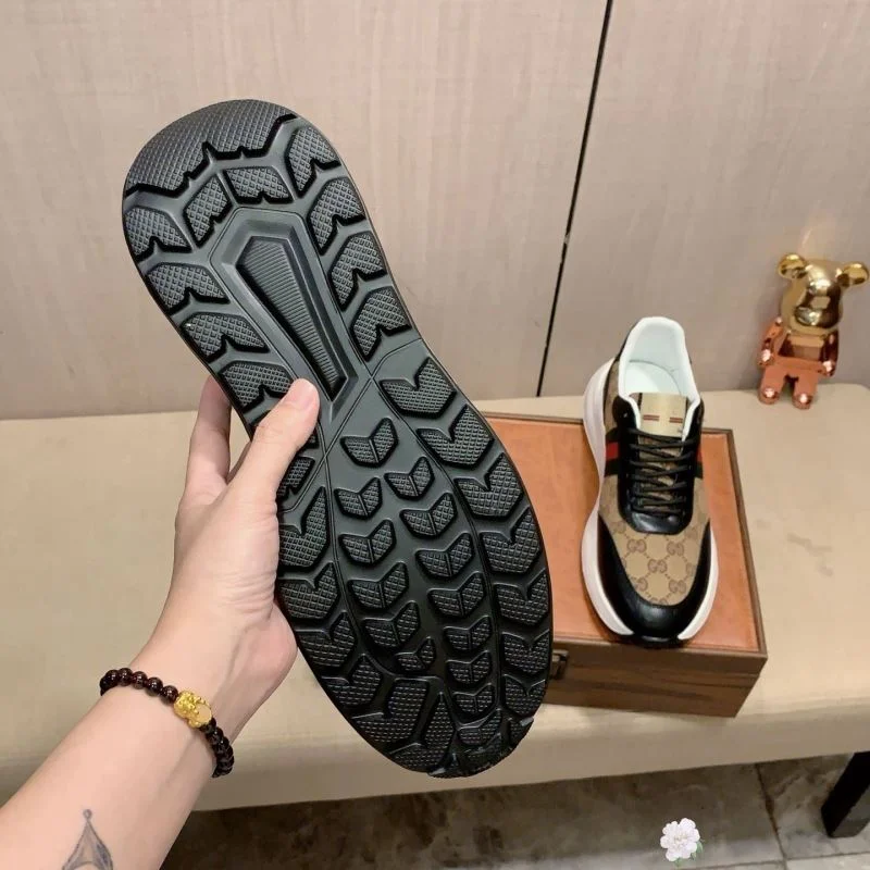 Gucci Low Shoes Stylish 25428