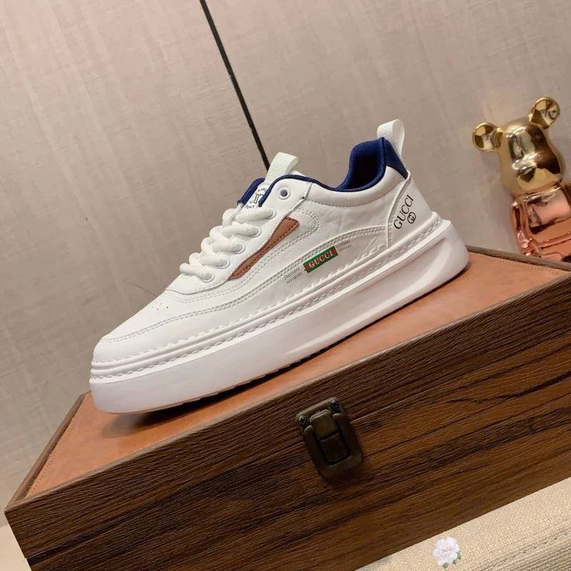 Bold Gucci Low Shoes 25429