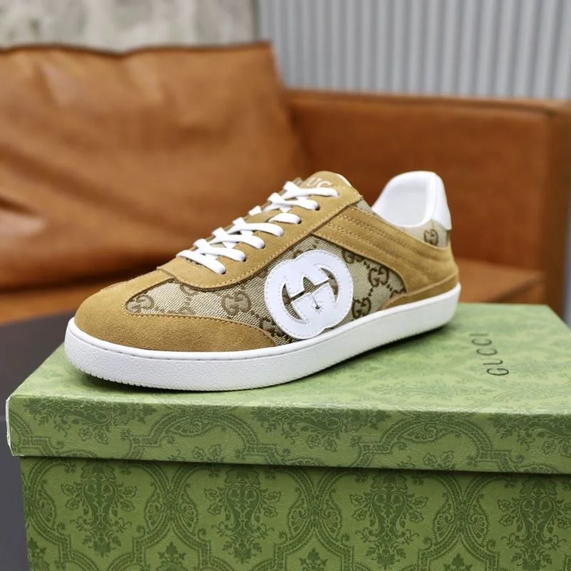 Trendsetting Gucci Low Shoes 25404