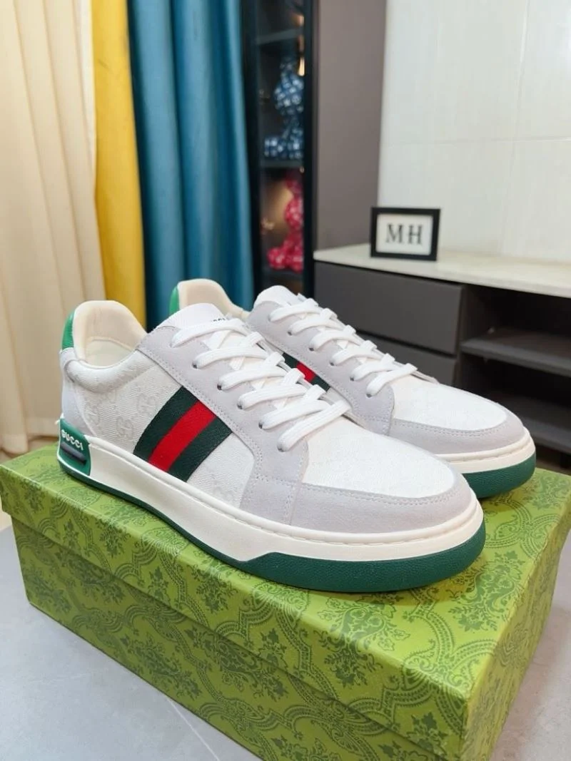 Stylish Gucci Low Shoes 25398