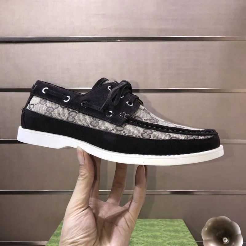 Gucci Low Shoes Sophisticated 25395