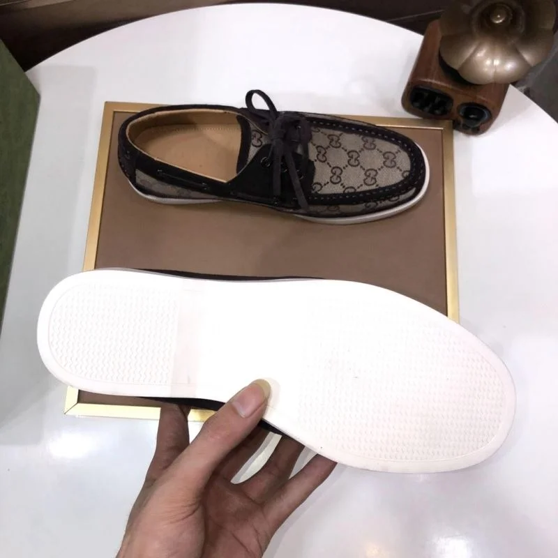 Gucci Low Shoes Sophisticated 25395