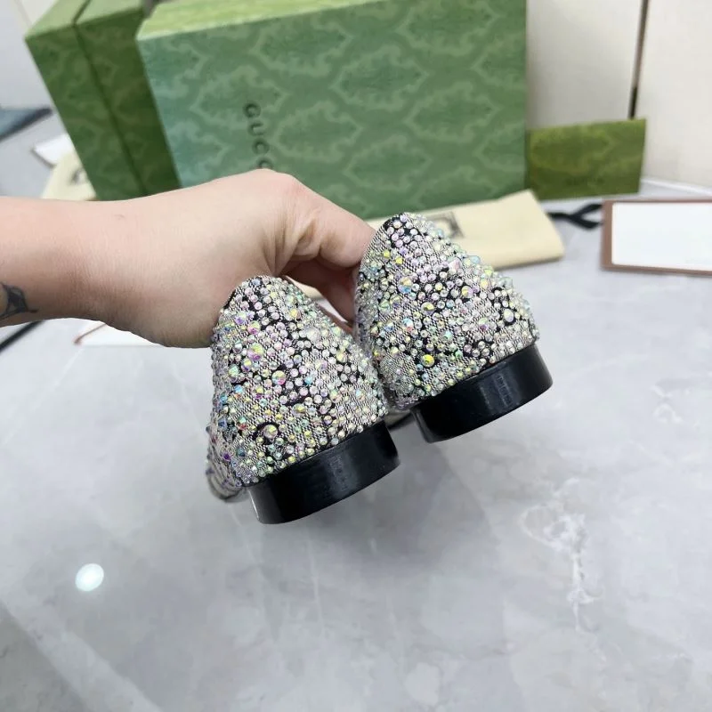 Minimalist Gucci Low Shoes 26039