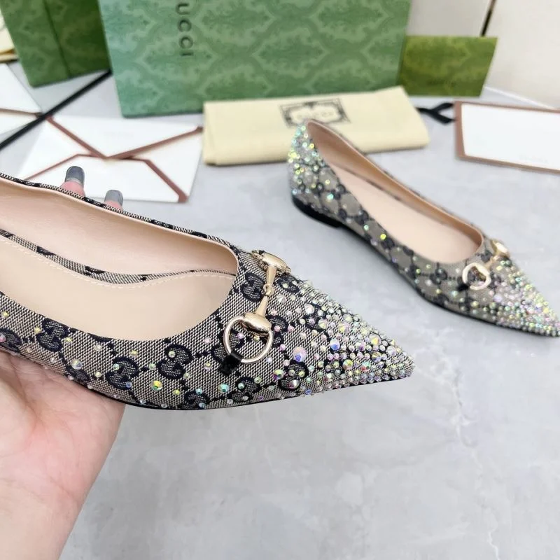 Minimalist Gucci Low Shoes 26039