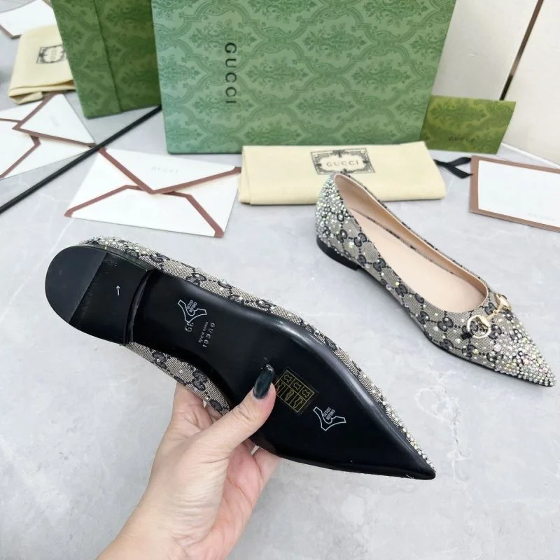 Minimalist Gucci Low Shoes 26039