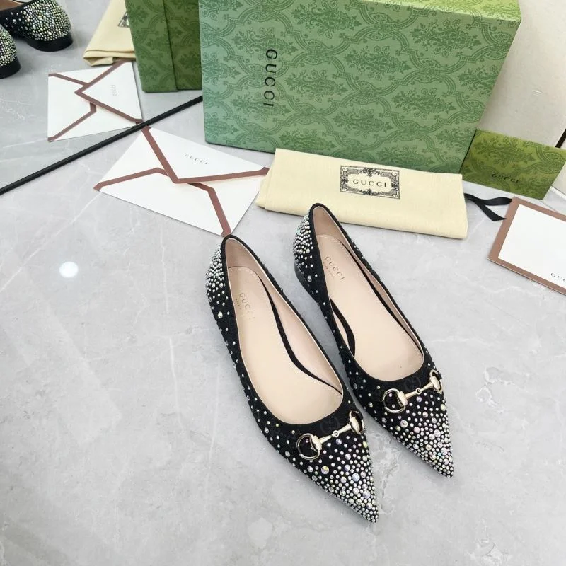 RelaxedFit Gucci Low Shoes 26047