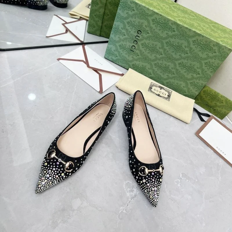 RelaxedFit Gucci Low Shoes 26047