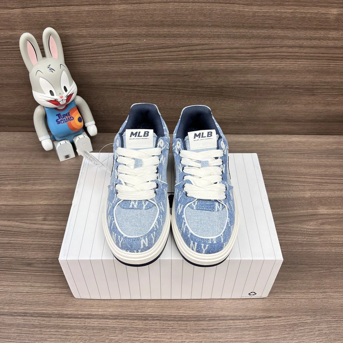 Seasonal Gucci Low Shoes 24494