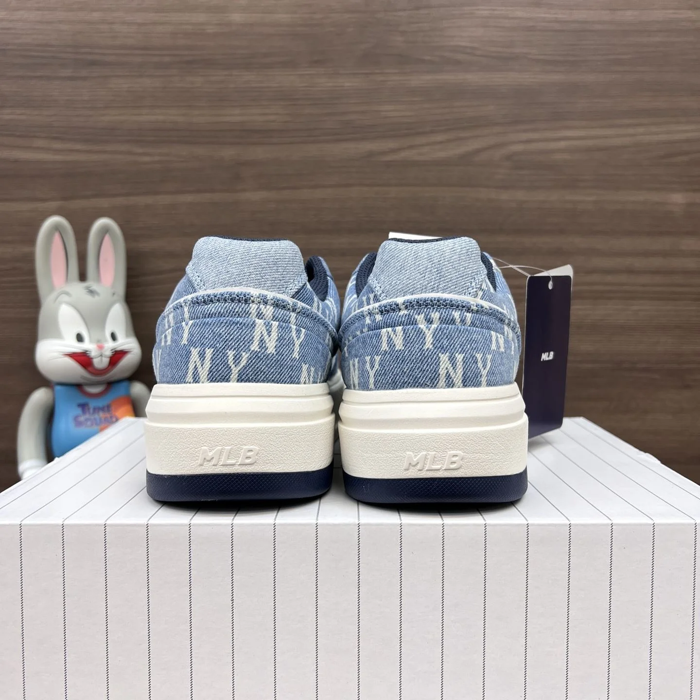 Seasonal Gucci Low Shoes 24494