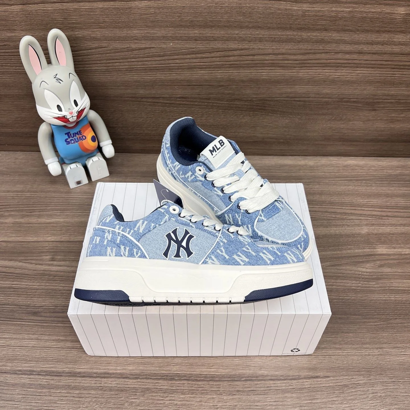Seasonal Gucci Low Shoes 24494