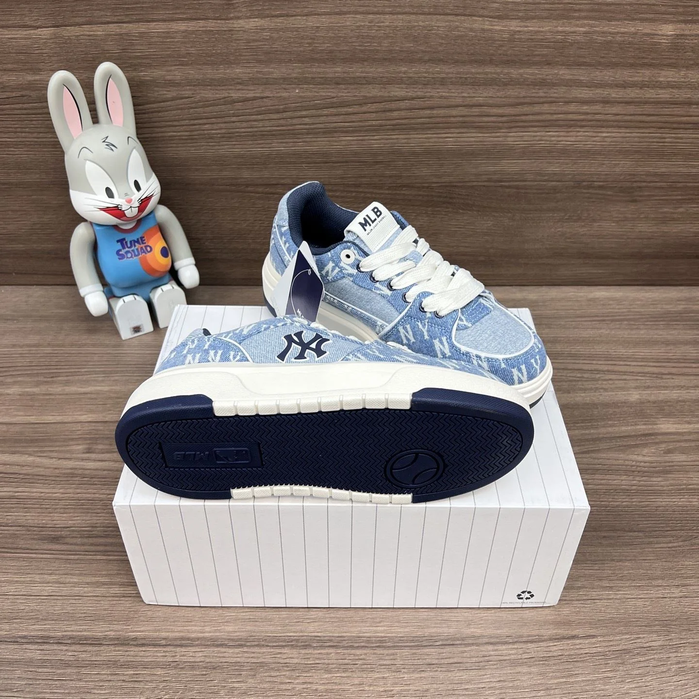 Seasonal Gucci Low Shoes 24494